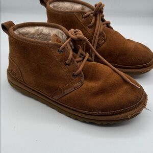 UGG Neumel Chestnut Suede Mens Chukka Boot 3236-CHE size 7 shoes Sherpa lined